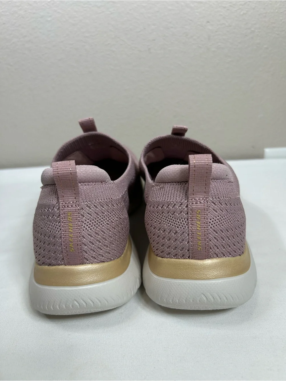 Skechers Summits Pixi Dusty Pink Gold Trim Slip-On Free Hands Knit Sneakers 8.5